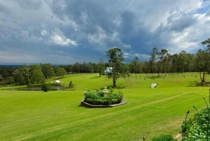 Cabins At Lovedale Wedding Chapel Exteriér fotografie