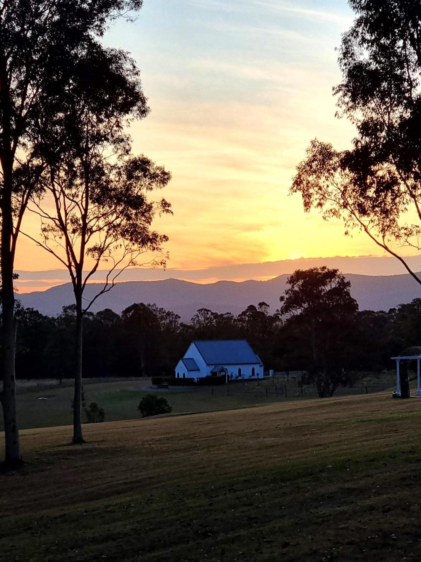 Cabins At Lovedale Wedding Chapel Exteriér fotografie