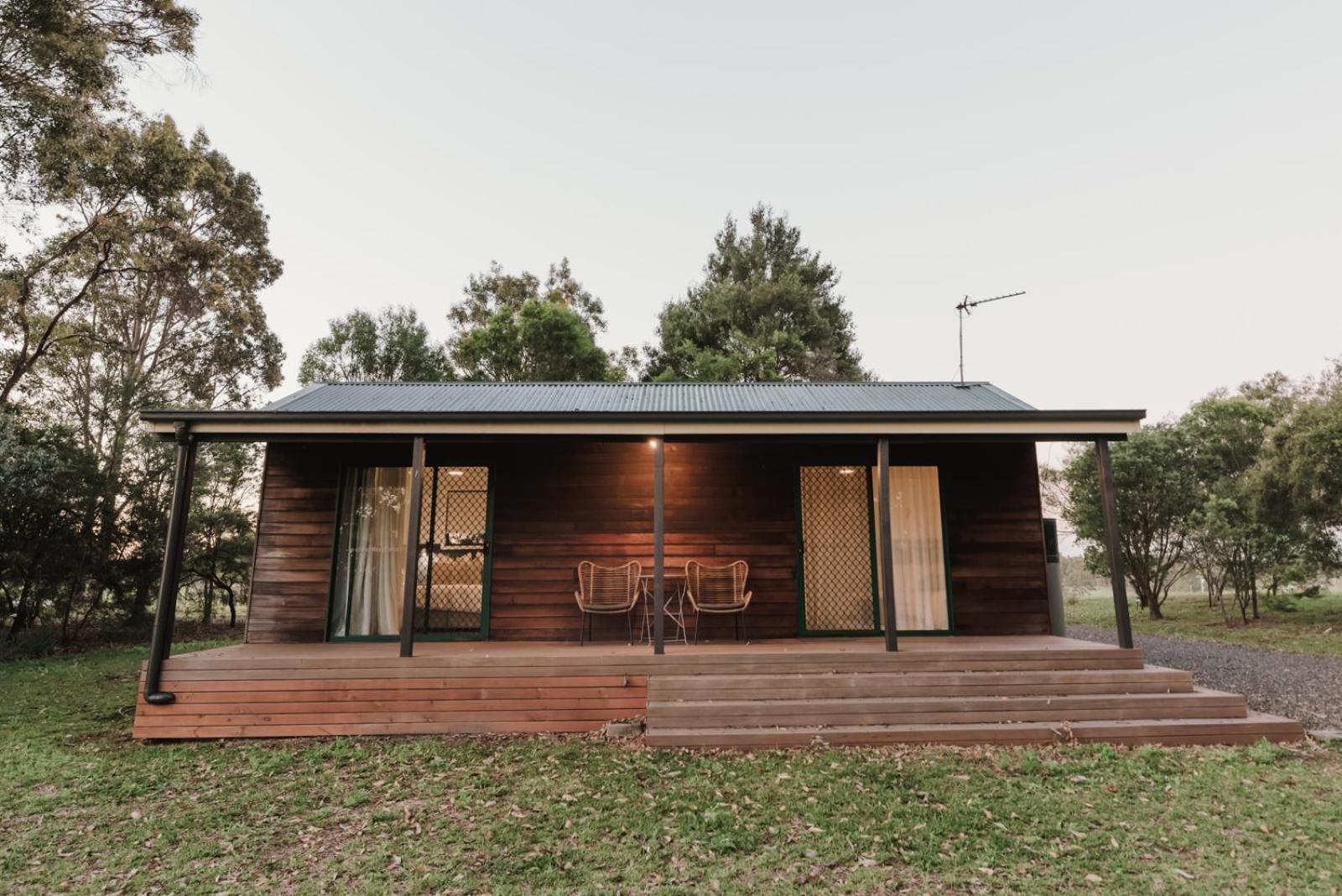 Cabins At Lovedale Wedding Chapel Exteriér fotografie